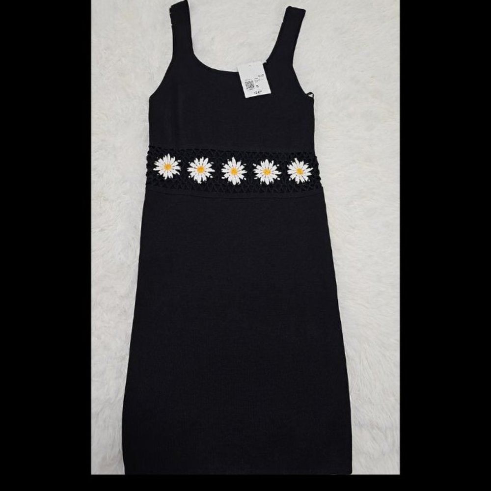 Knitted daisy dress